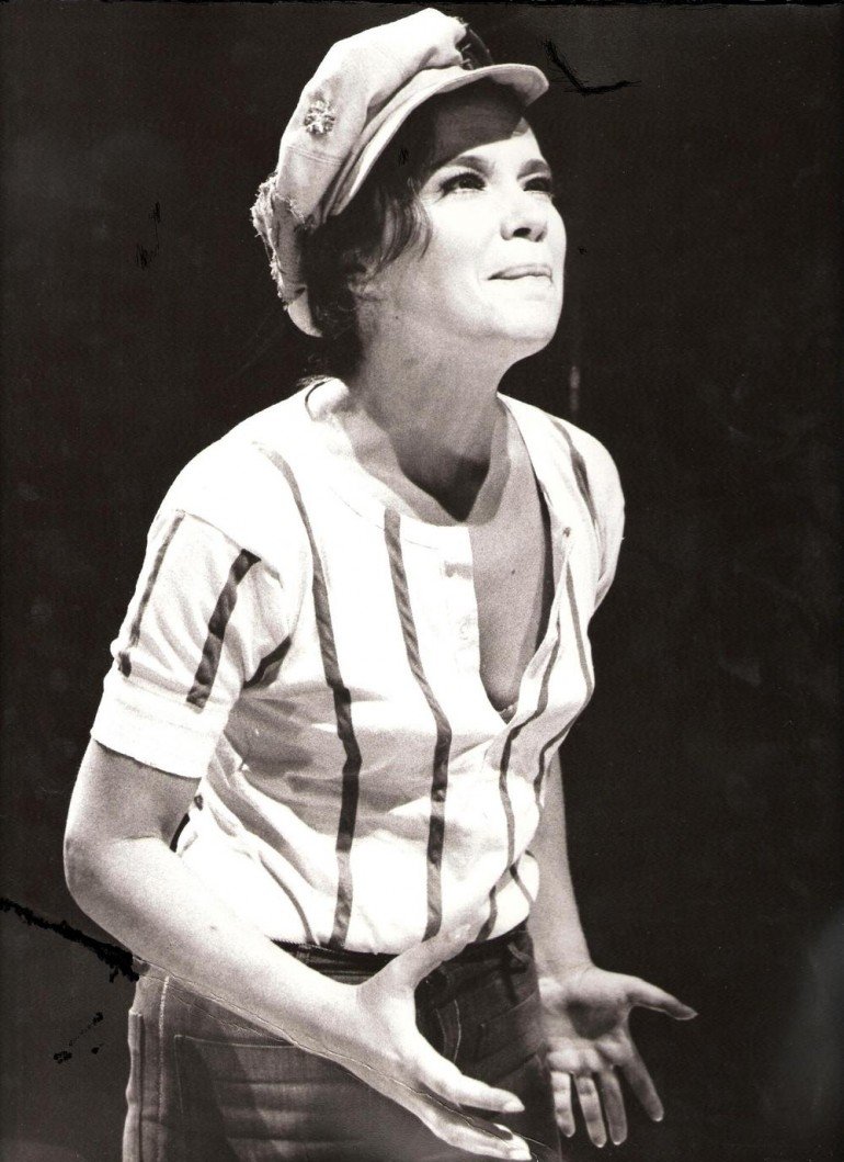 Η Τζένη και το Ίδρυμα